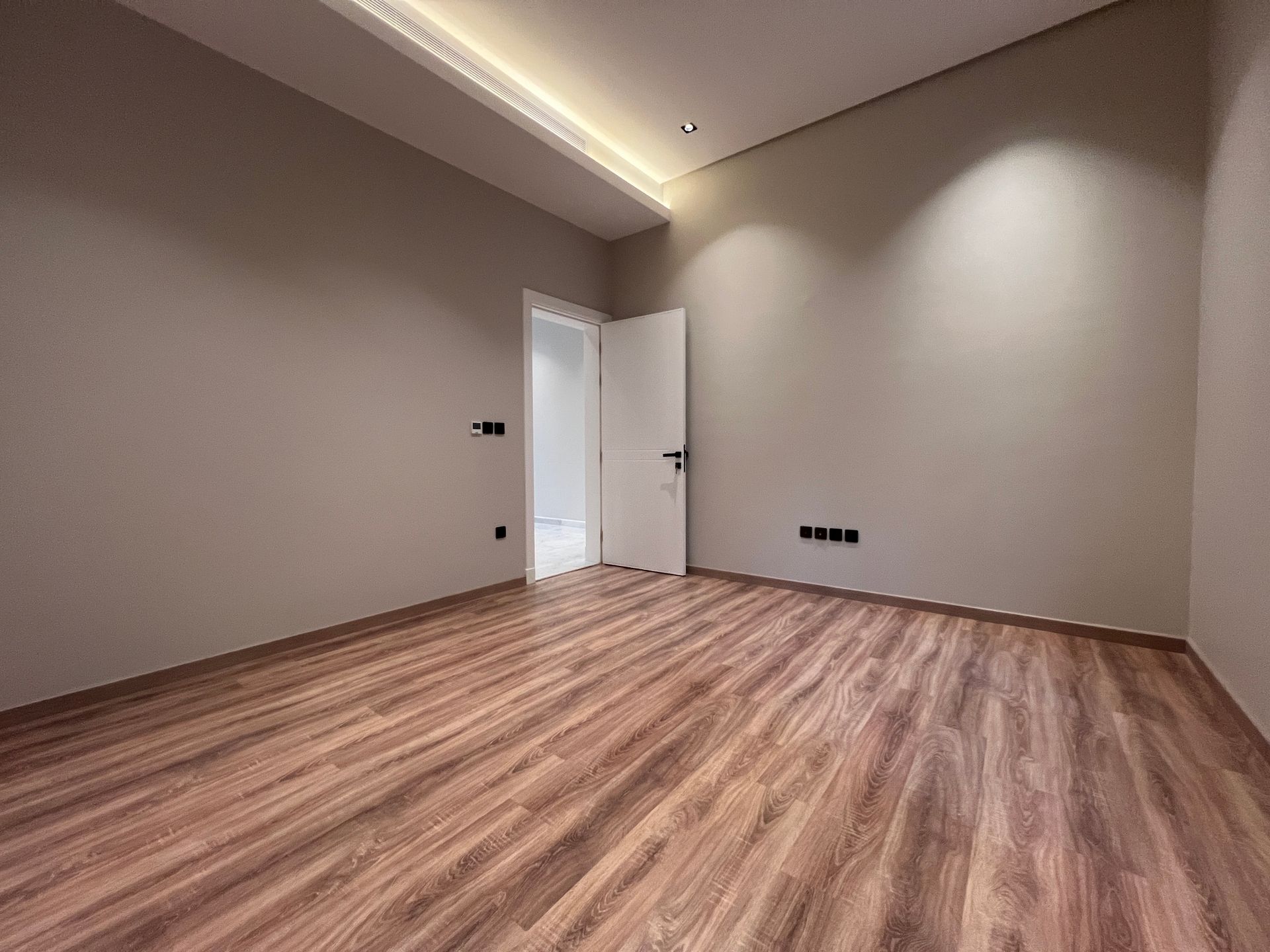 Luxury Apartments Building, Al Rawdah — photo 6