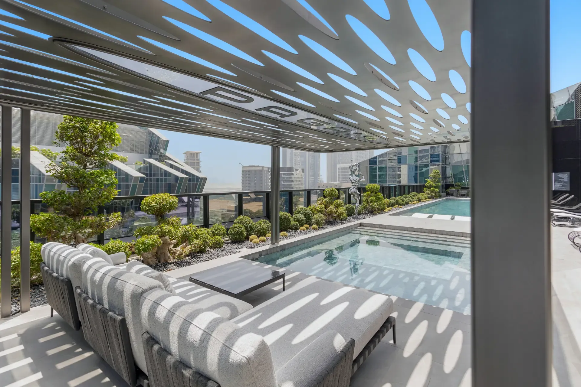 Swimming pool — Da Vinci Tower by Pagani, Dubai