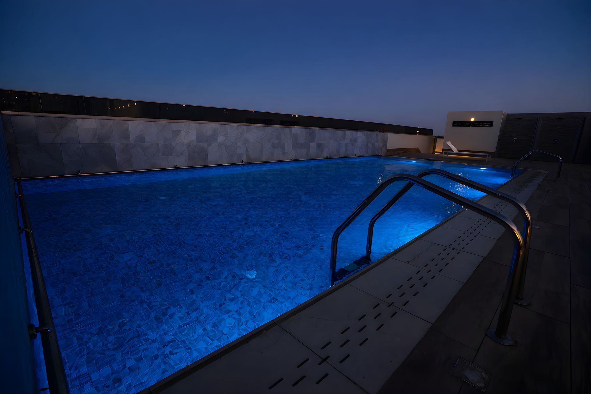 Pool at night — Dari II, Al Salamah