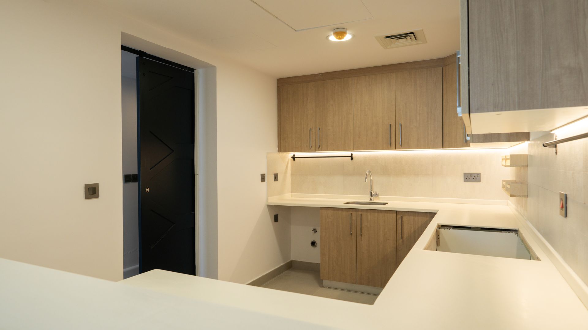 Kitchen — Dari Q Apartments, Al Salamah