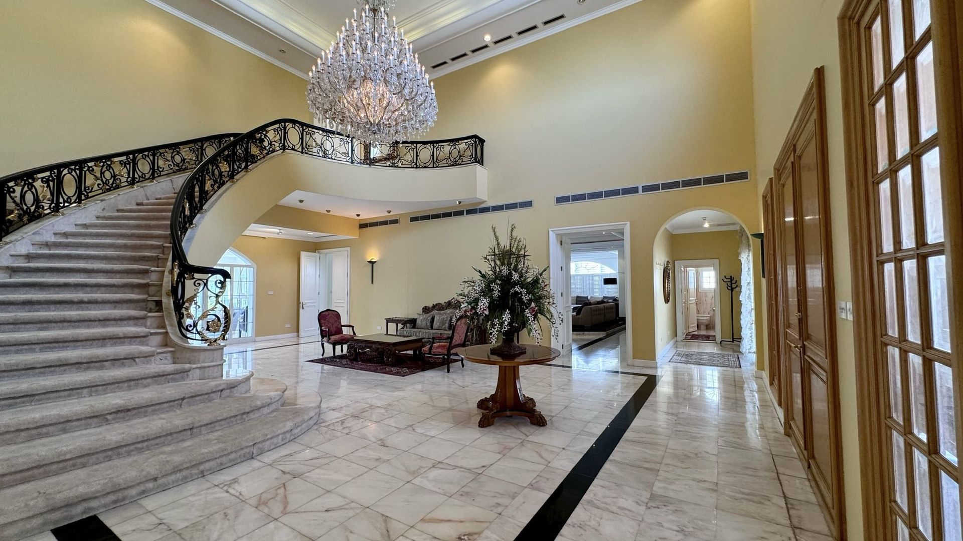 Great hall — Classic Mansion, Al Shati 6