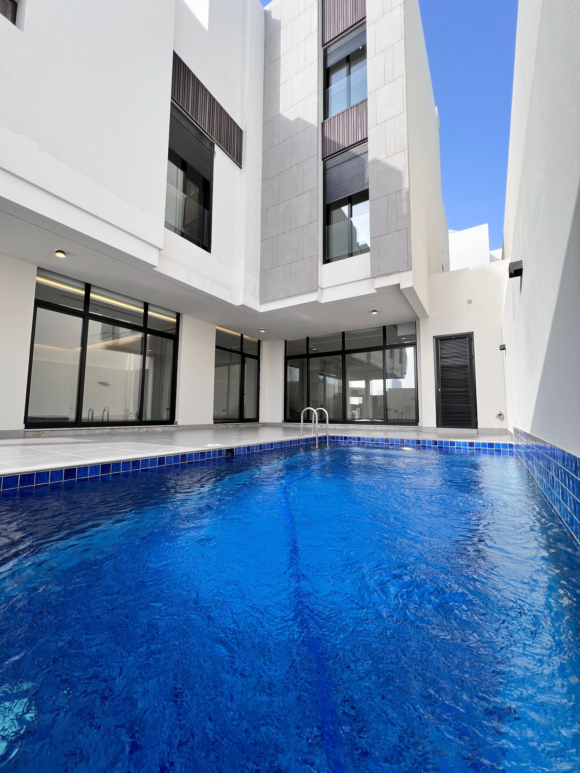 Swimming pool — Rooftop-View Villa, Al Mohammadiyah