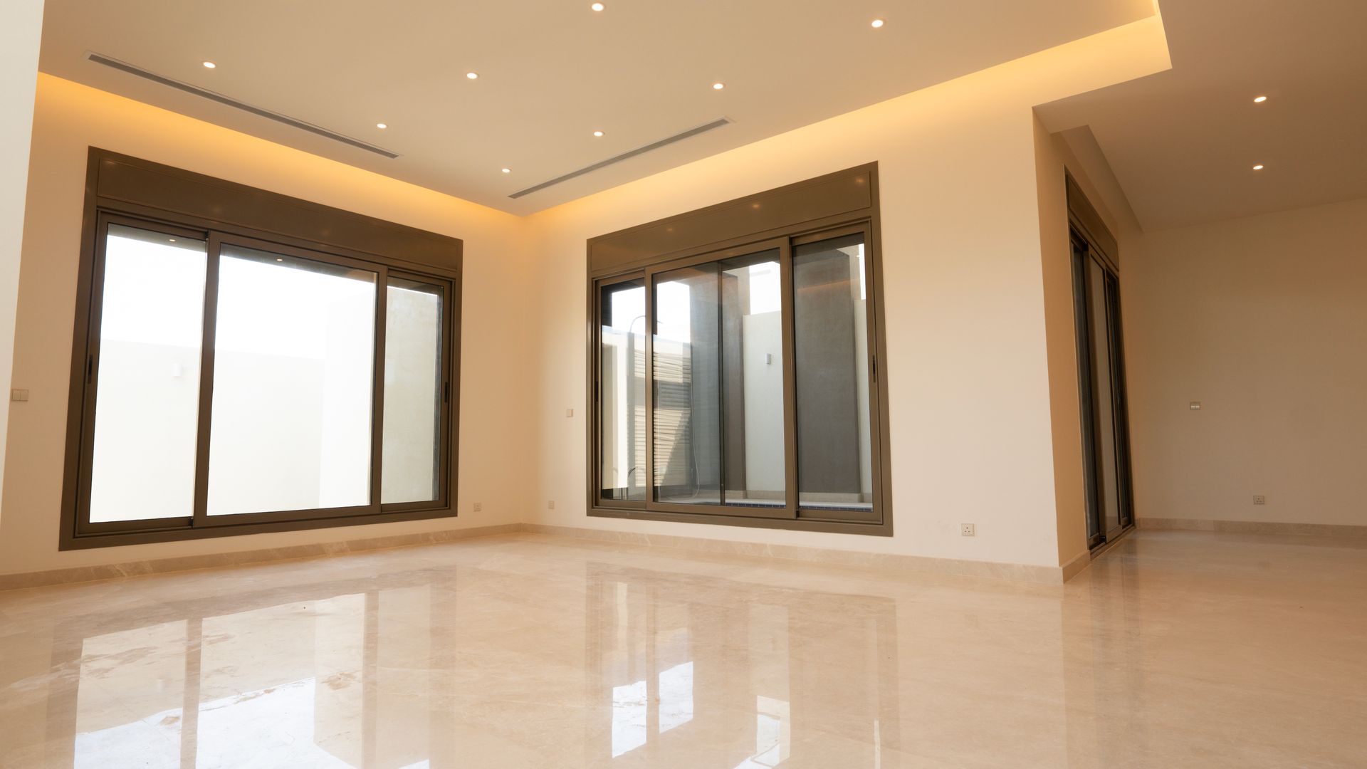 Modern Luxury Villas for Rent, Al Murjan — photo 11