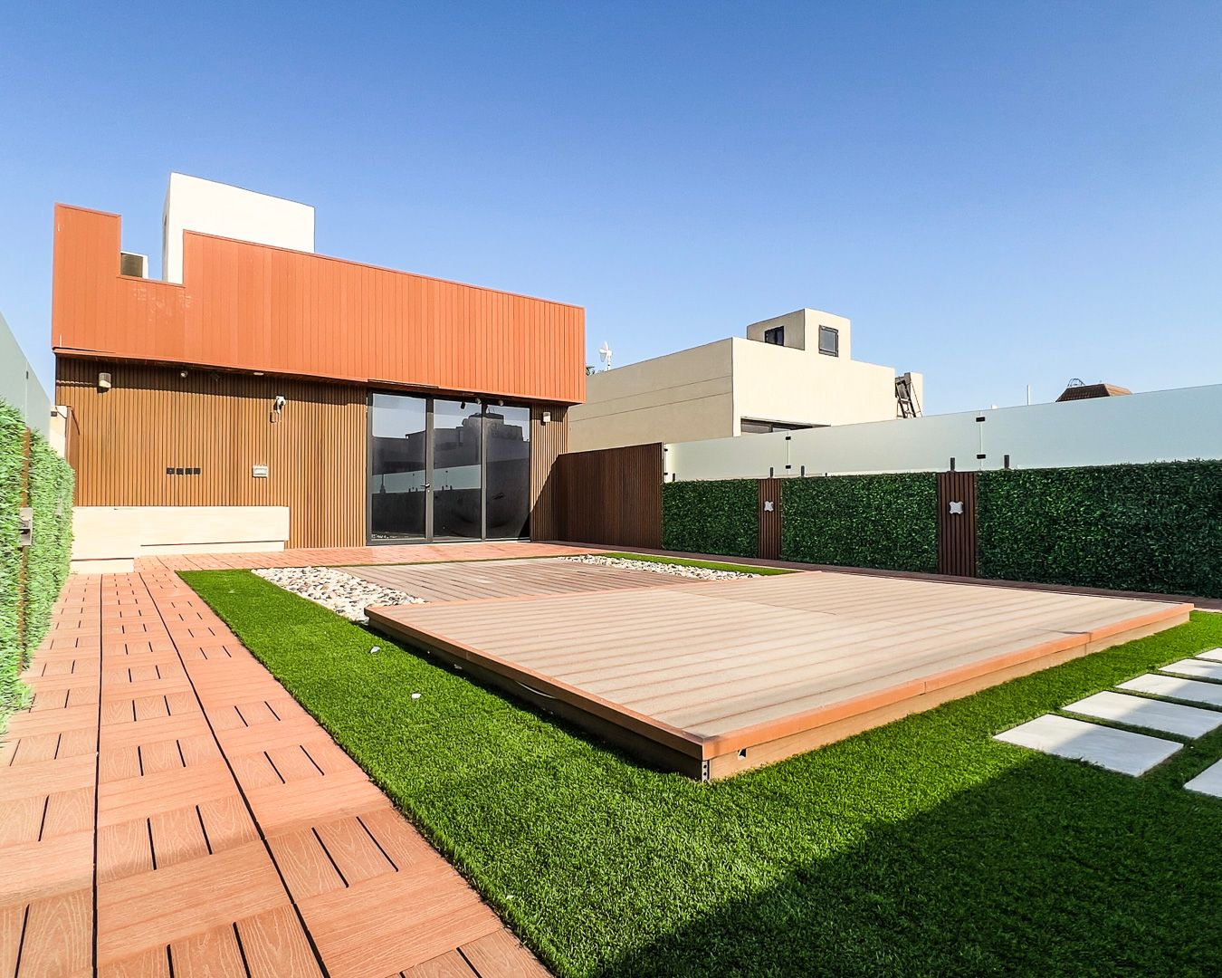 Roof terrace — Timber-Detailed Villa, Al Mohammadiyah