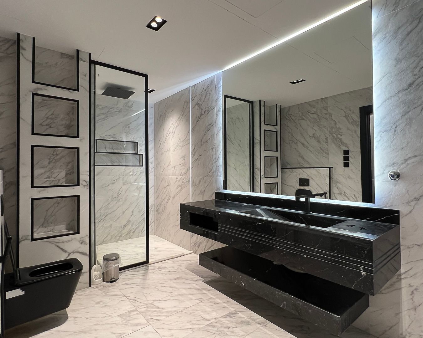 Bathroom — Timber-Detailed Villa, Al Mohammadiyah