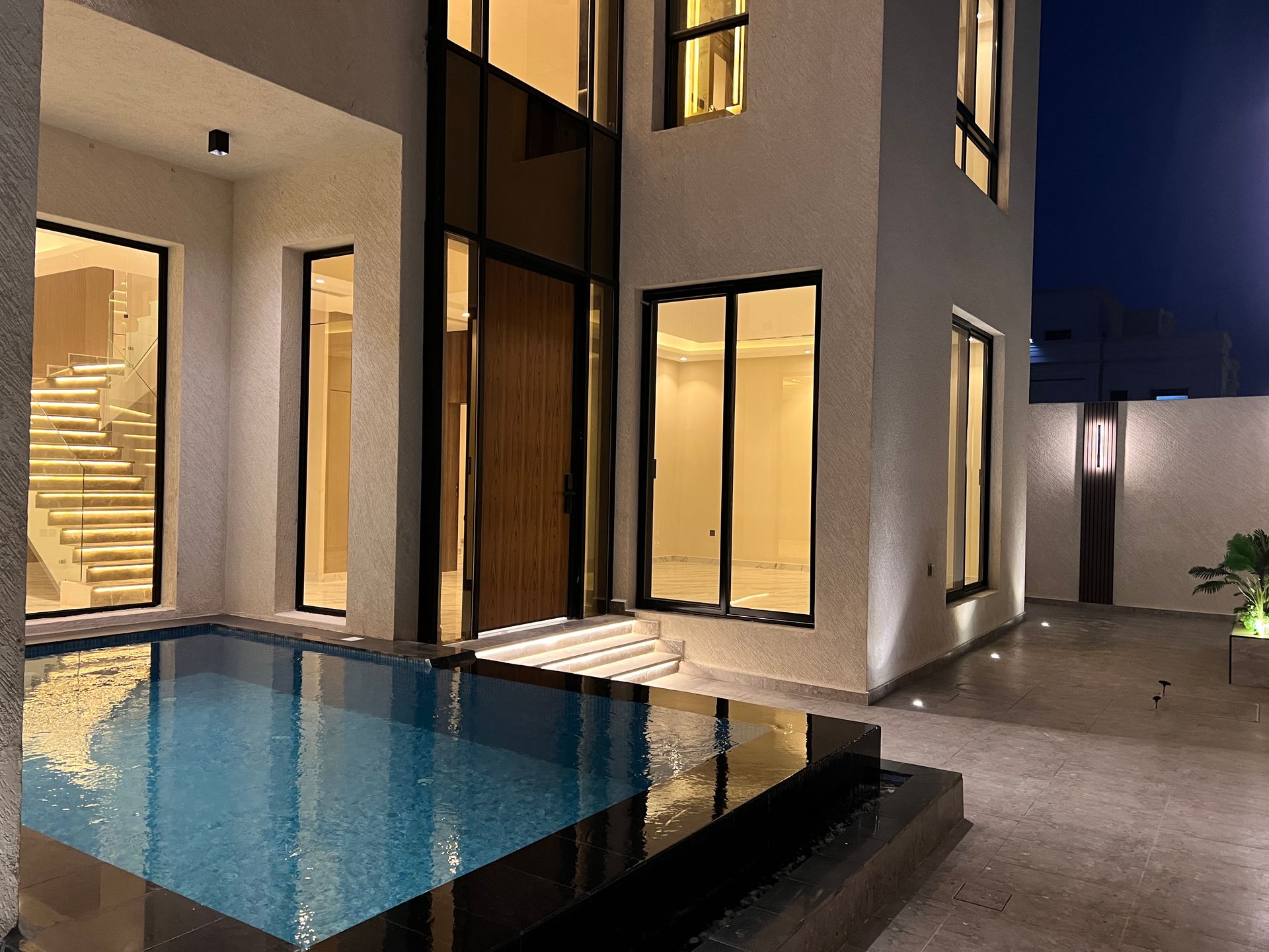 Pool at night — Villa near the Corniche, Al Lulu, Obhur