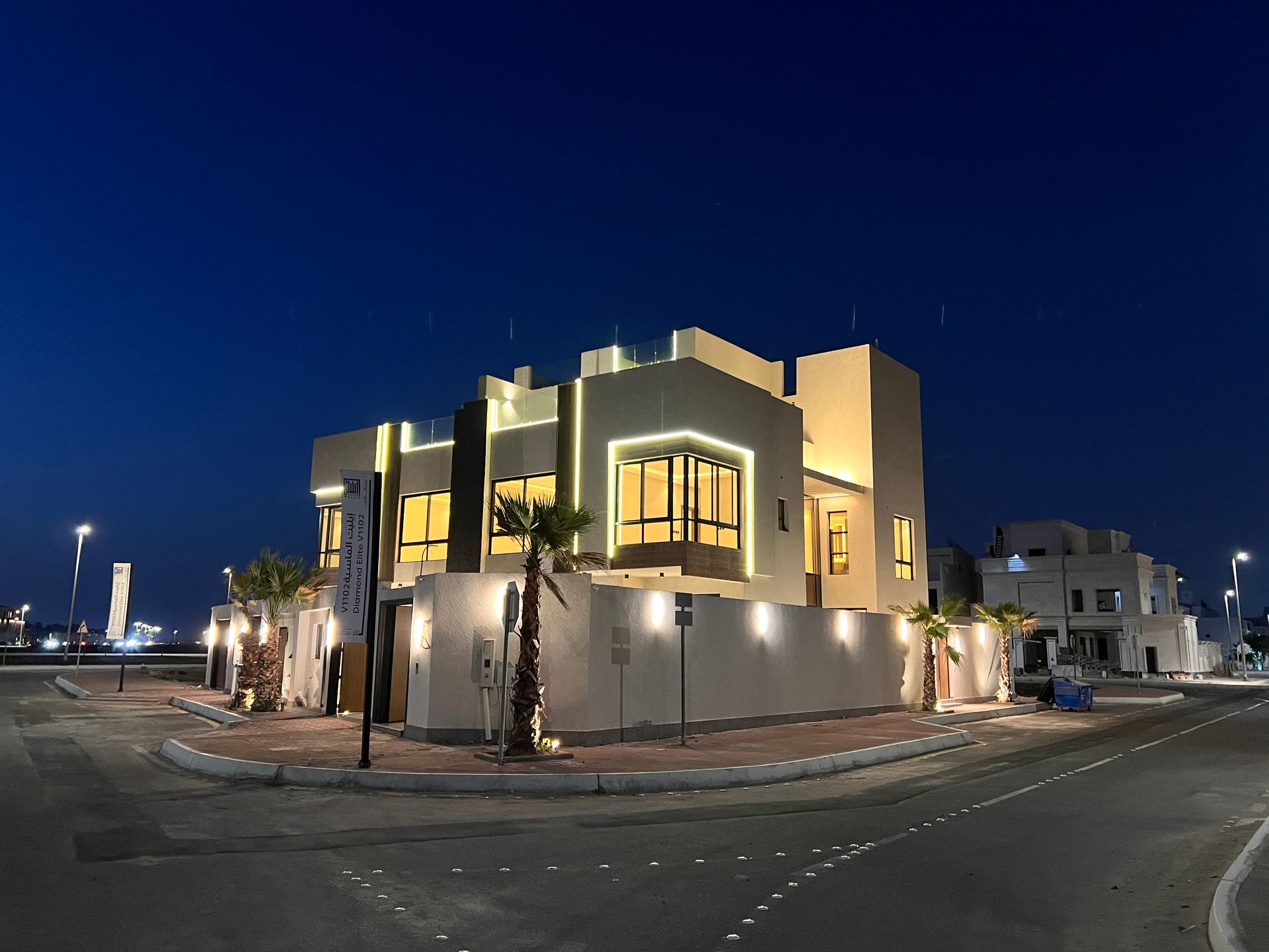 Façade at night — Villa near the Corniche, Al Lulu, Obhur