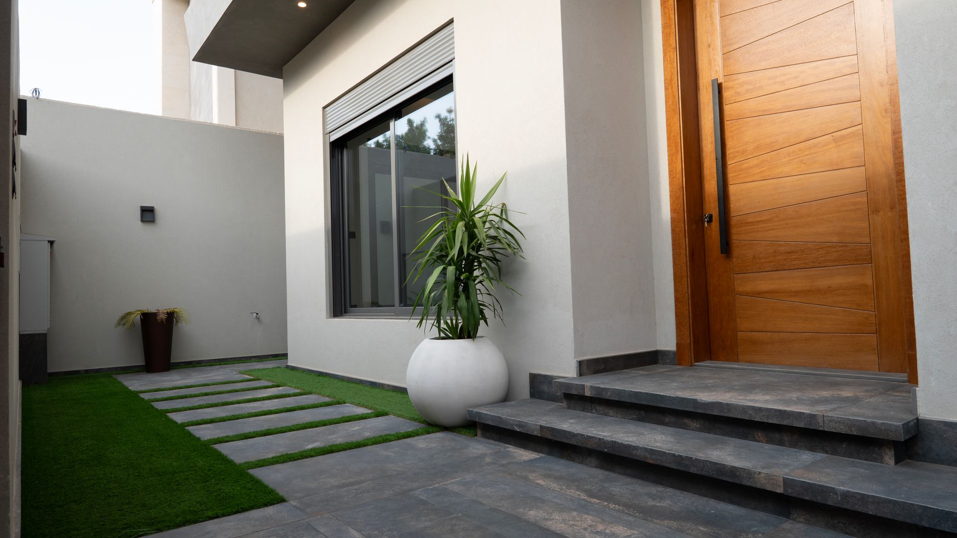 Entrance — Contemporary Villa, Al Khalidiyah