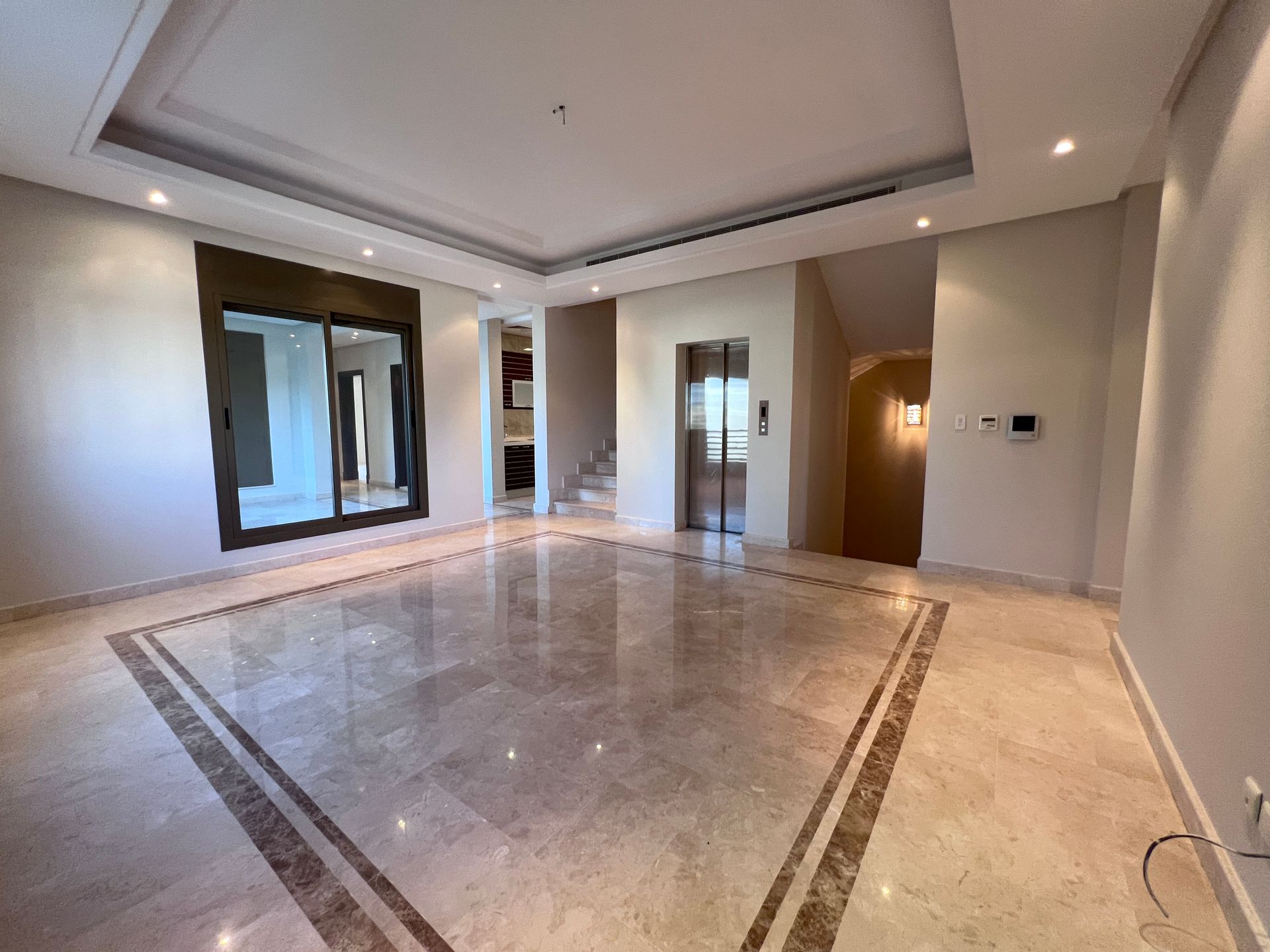 Modern Villa, Al Khalidiyah — photo 3