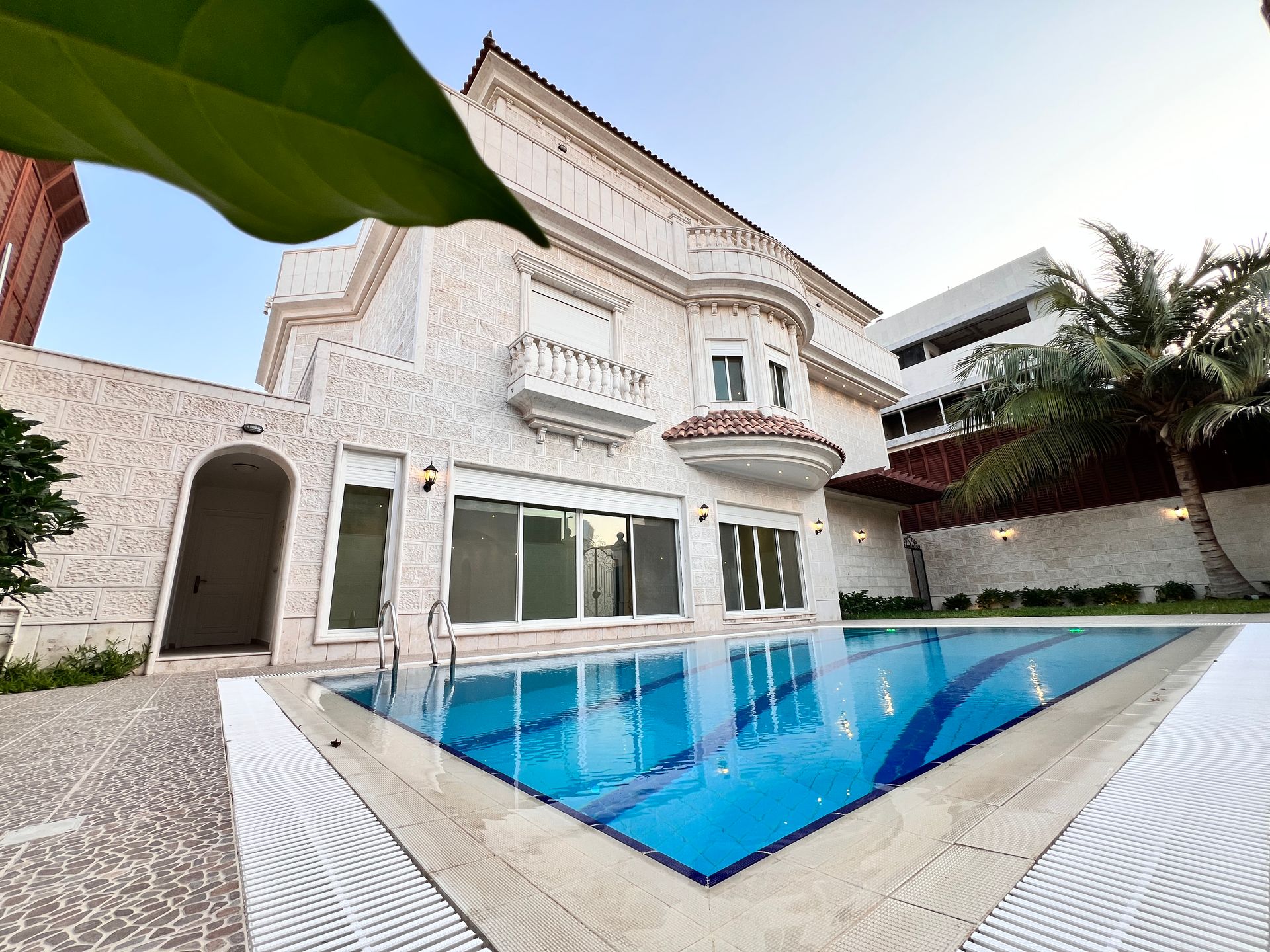 Swimming pool — Villa Al Shati 1