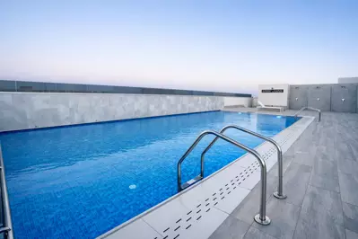 Rooftop pool — Dari II, Al Salamah