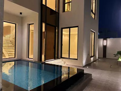 Pool at night — Villa near the Corniche, Al Lulu, Obhur
