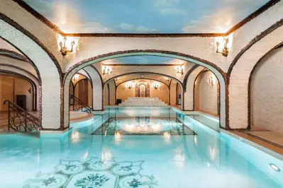 Indoor pool — Palais Rose, Le Vésinet