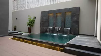 Swimming pool — Contemporary Villa, Al Khalidiyah